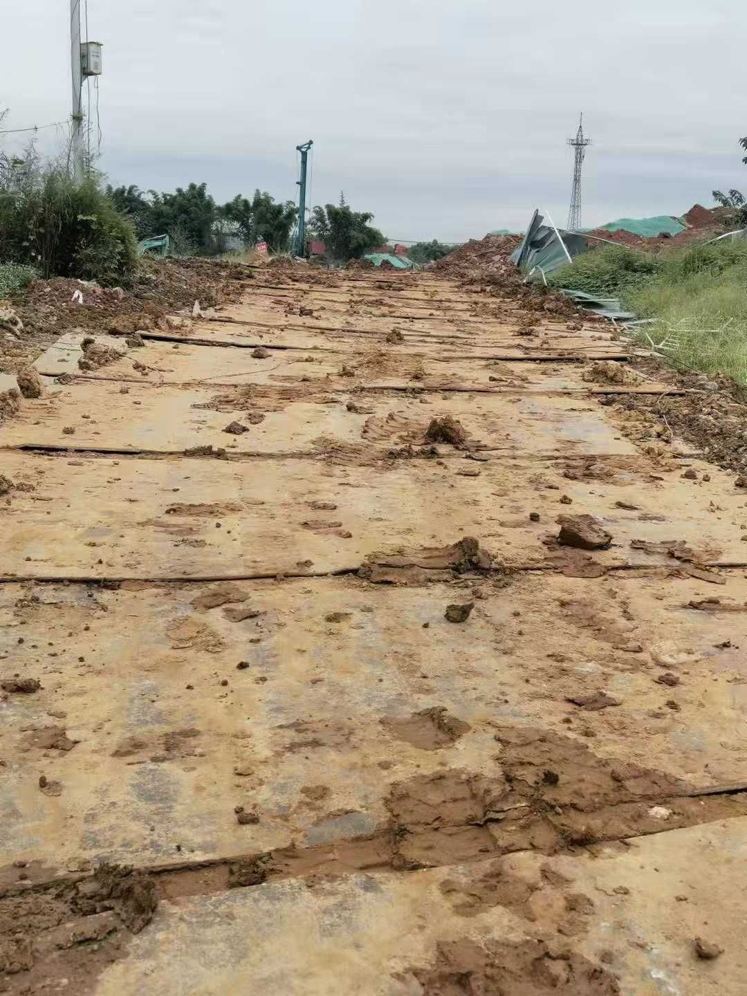 成都鑫德利兴钢板出租基地实拍