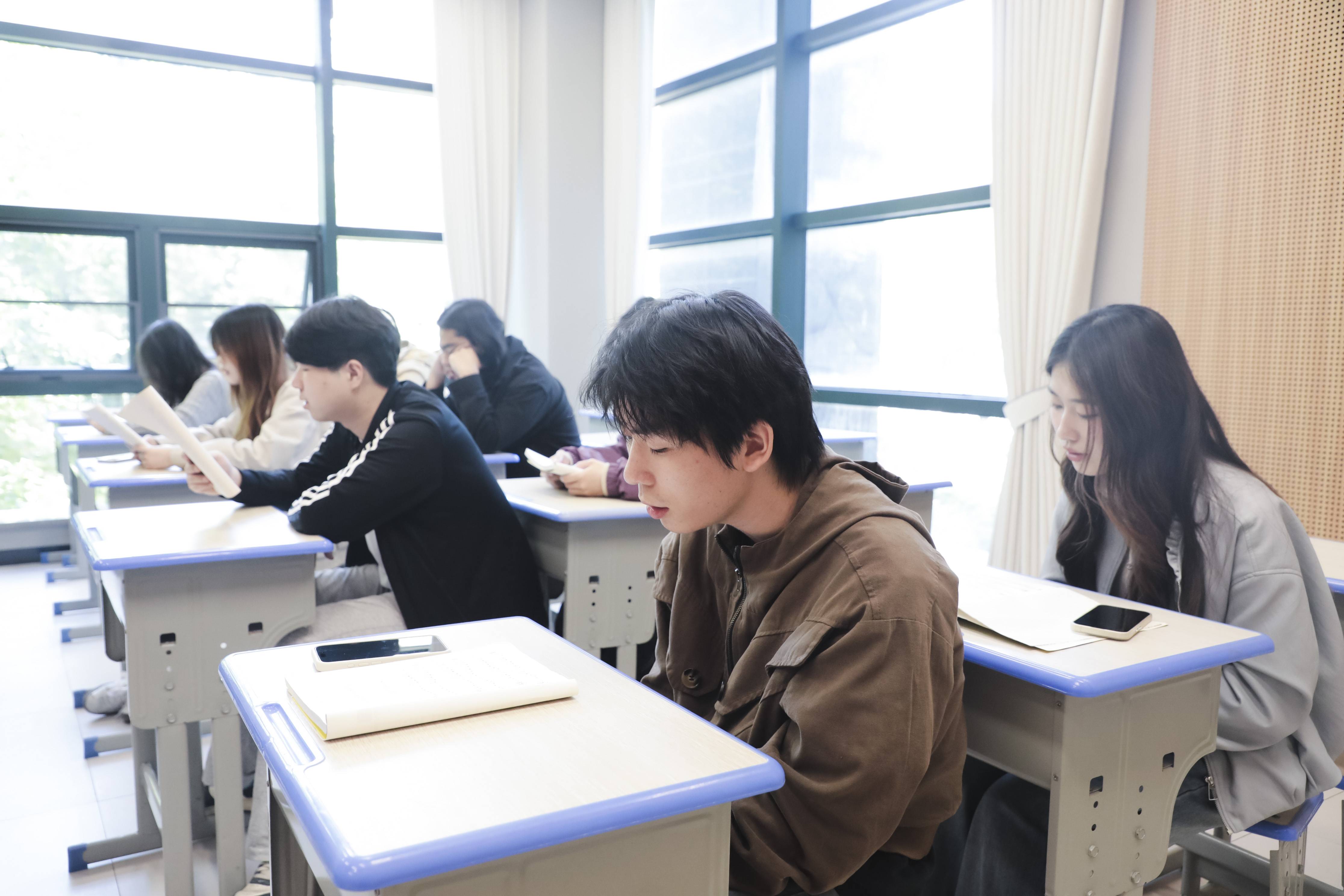 金鹰艺术专修学校环境