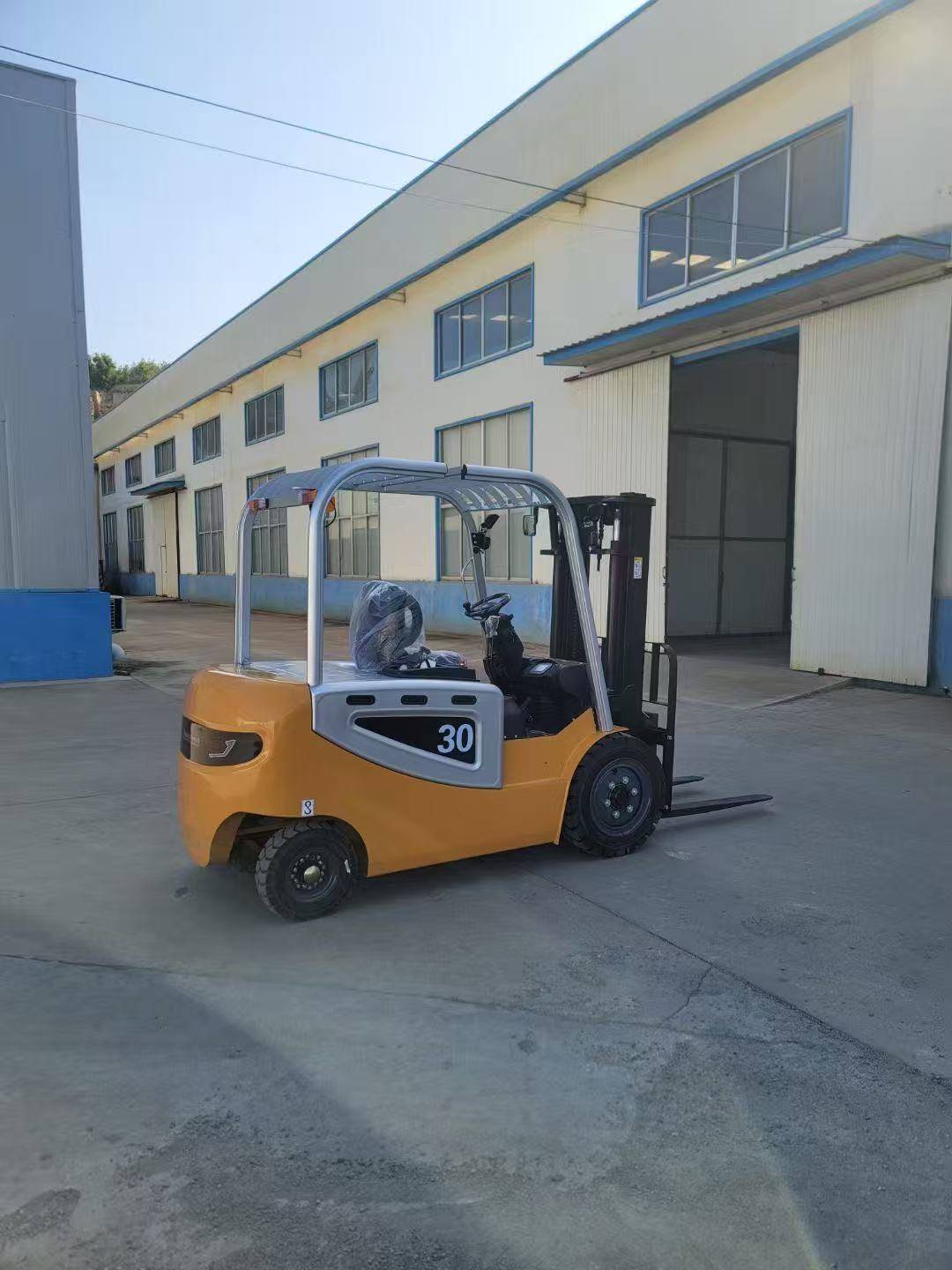 电动叉车
