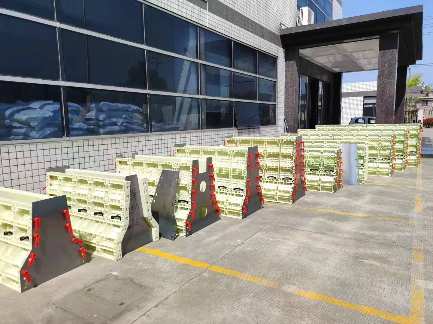 新都区清垣建材模板制造厂实景