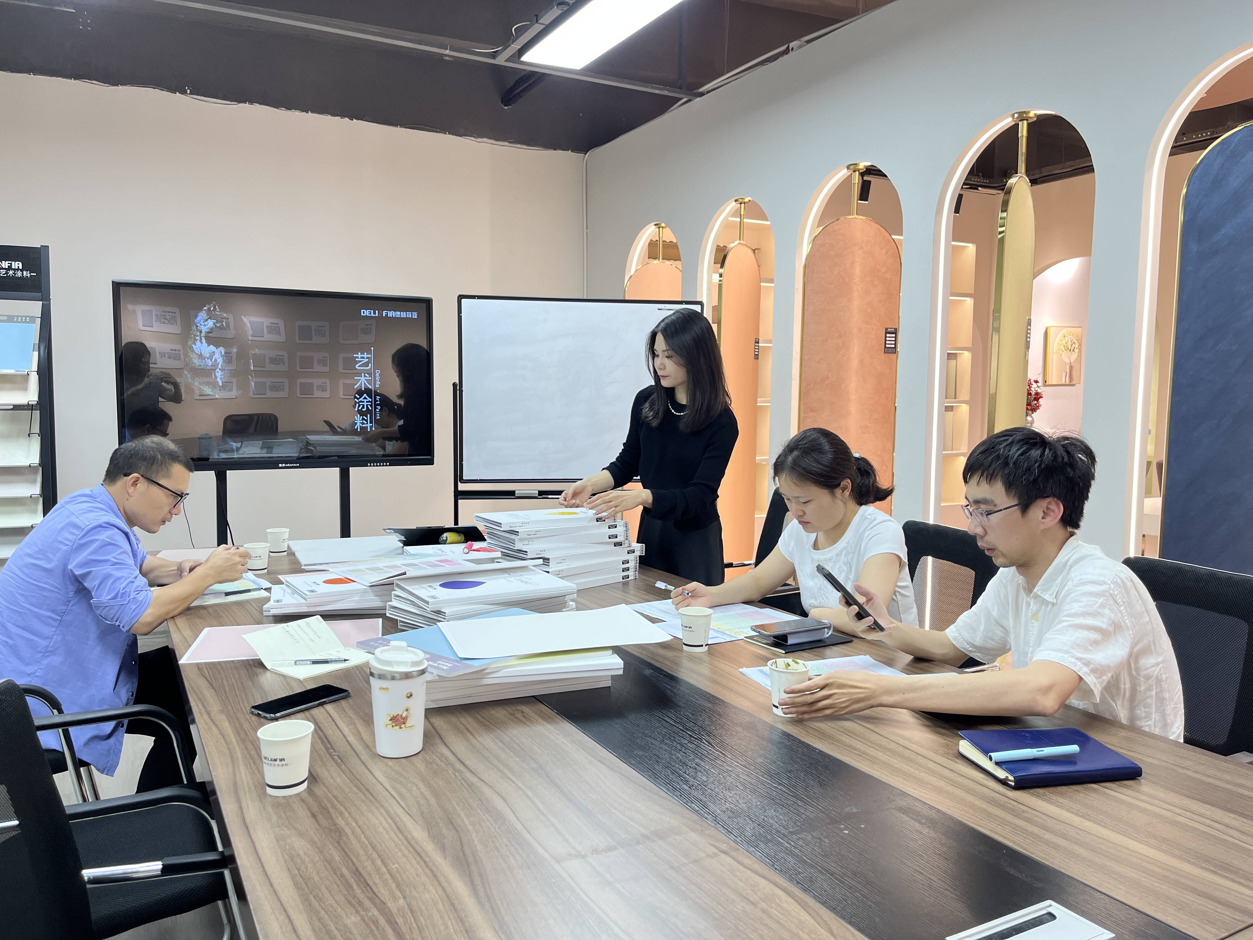 德林菲亚艺术漆展厅实景