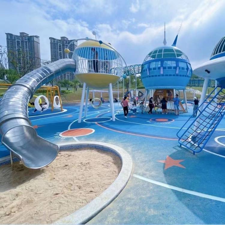 滑梯