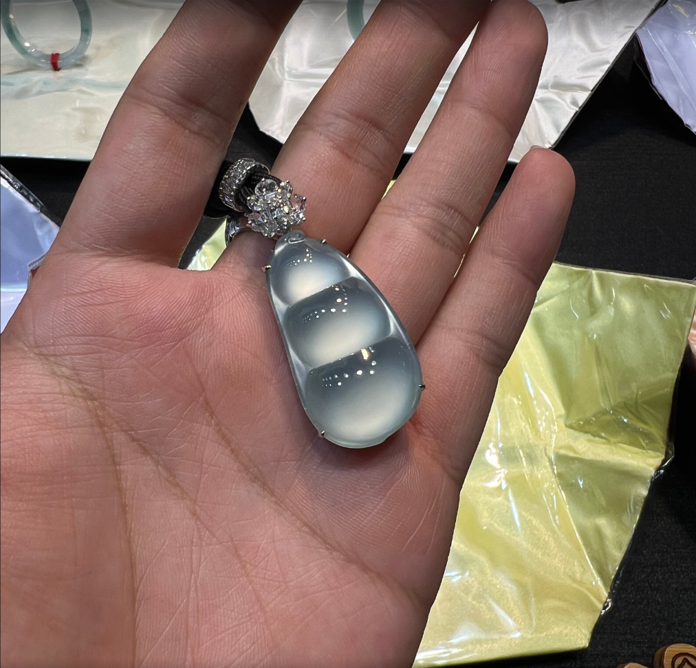 翡翠紫罗兰