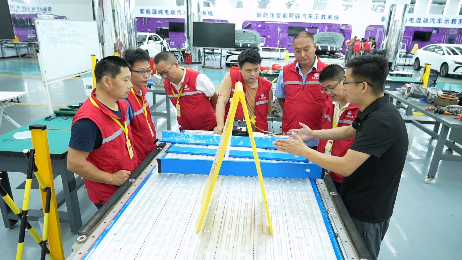 杭现新能源三电技术培训学校实训基地