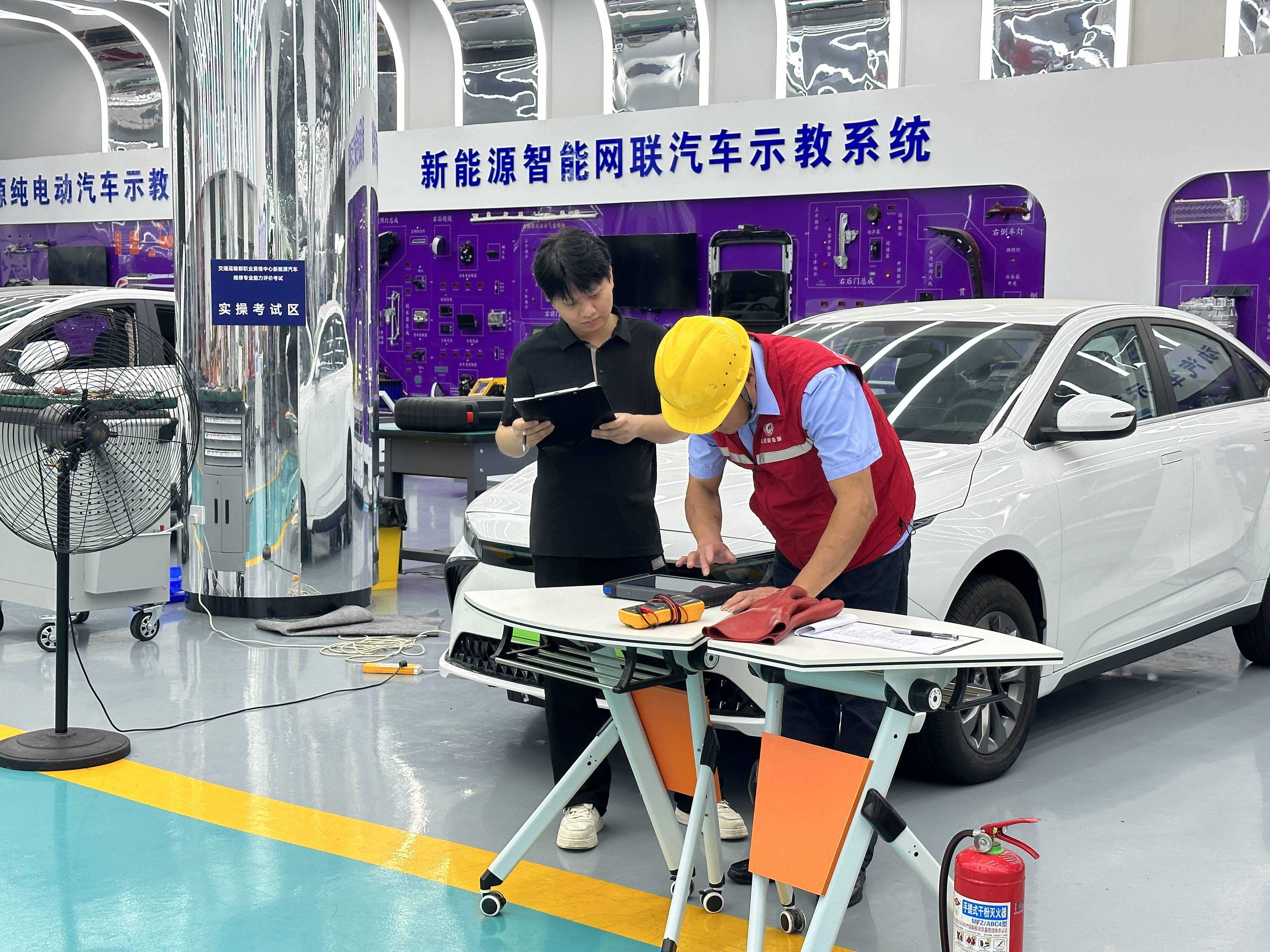 杭现新能源三电技术培训学校实训车间