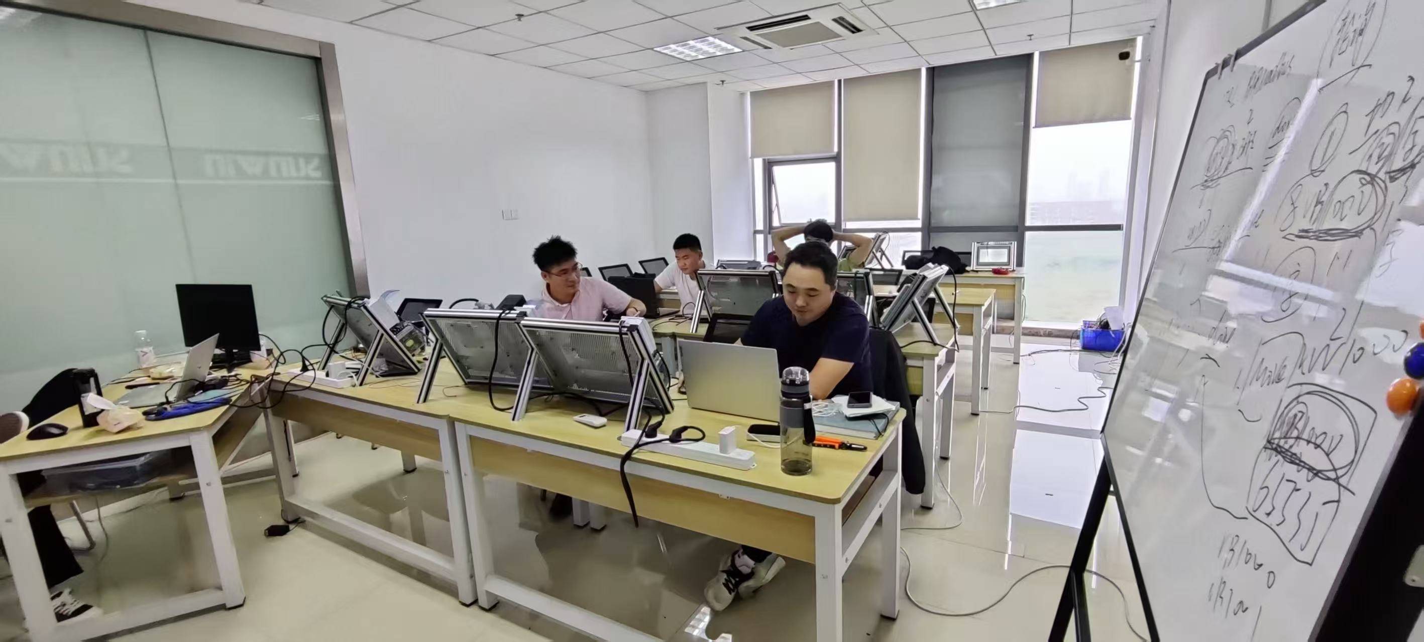 成都科技职业培训学校图片素材