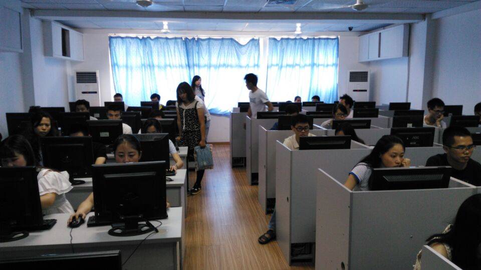 成都科技职业培训学校