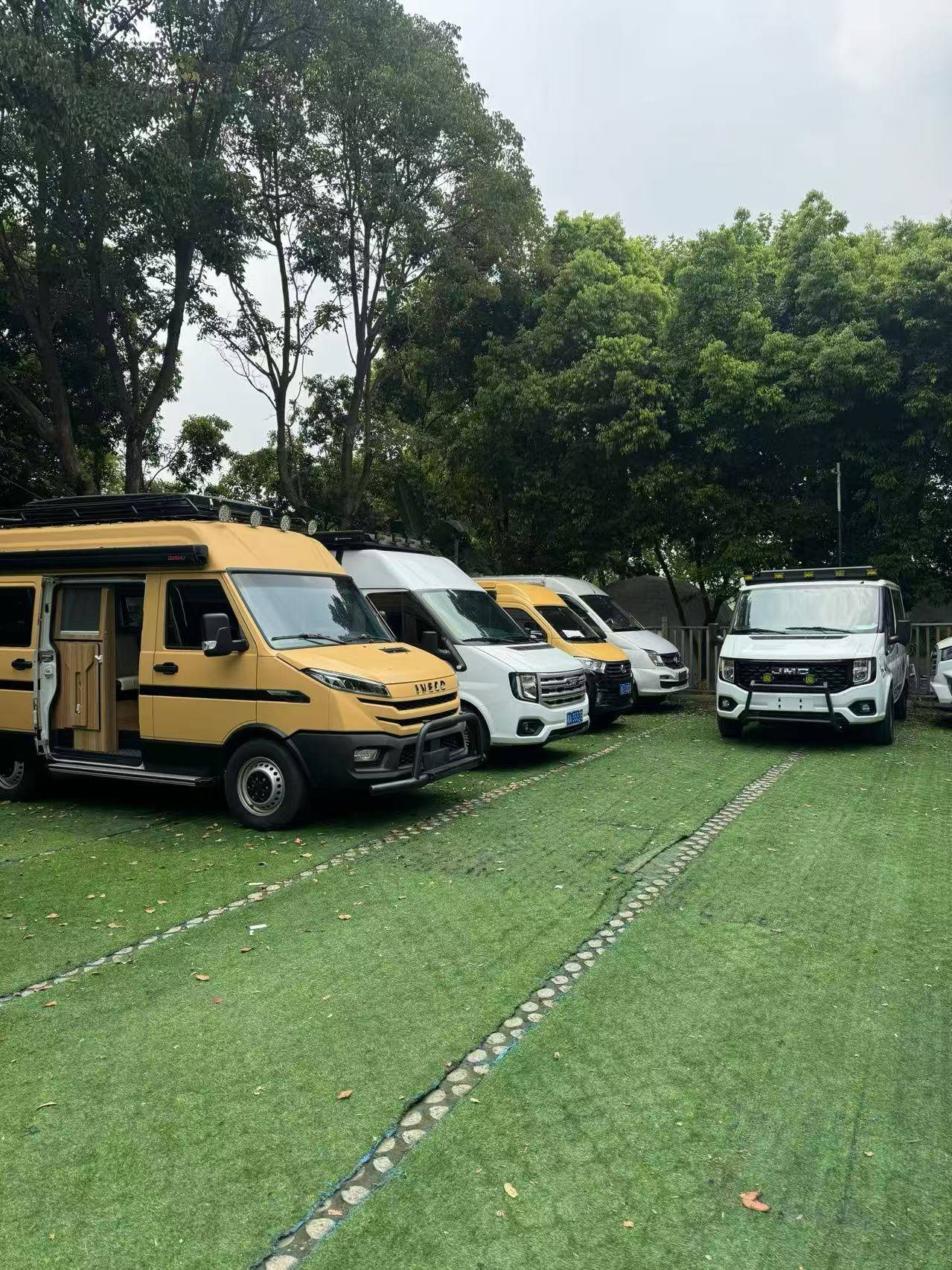 自行式C型旅居房车