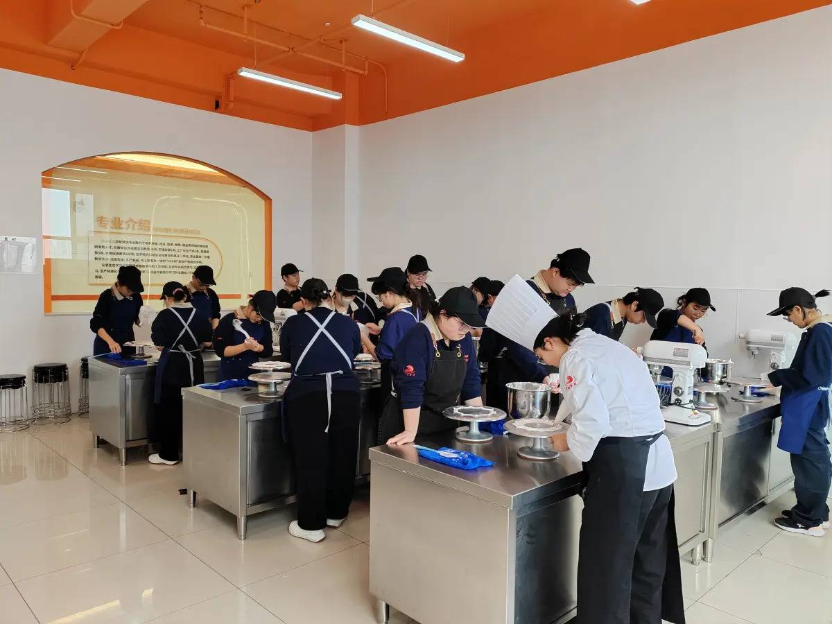 保定虎振技工学校