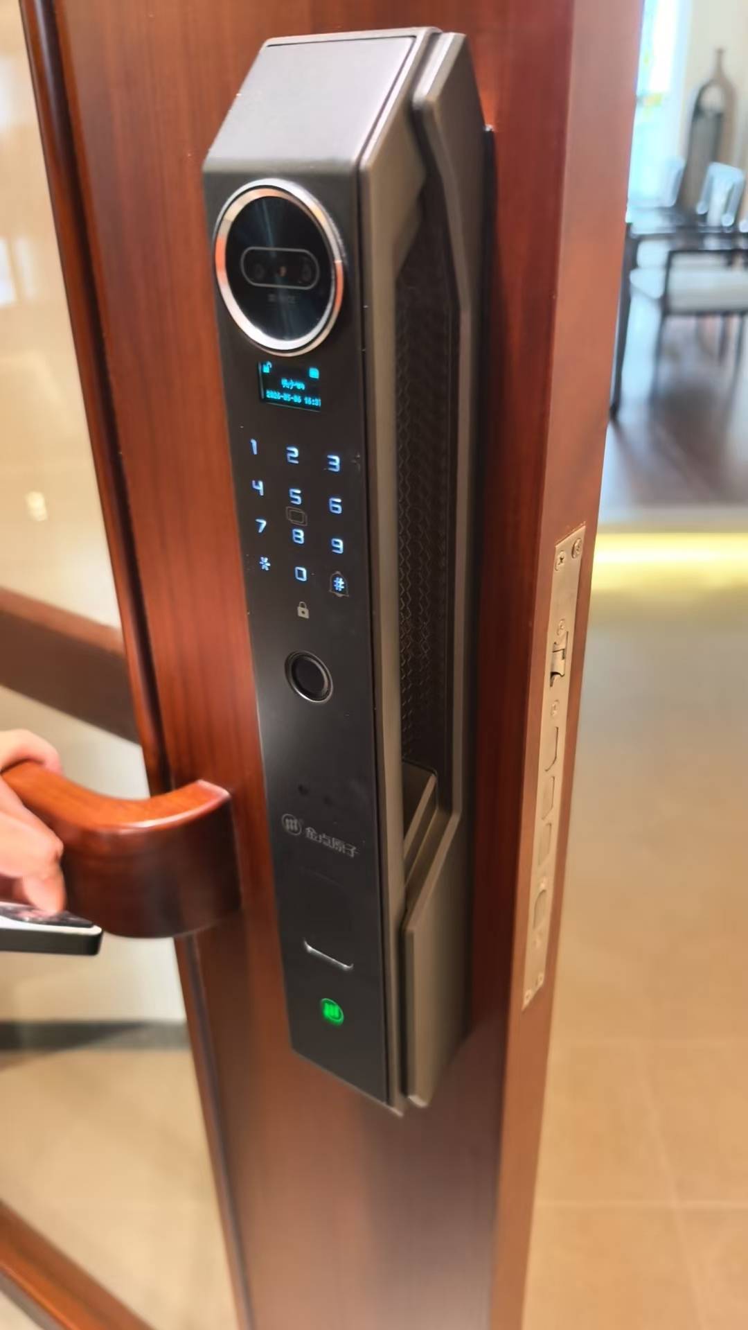 重庆商铺玻璃门锁维修