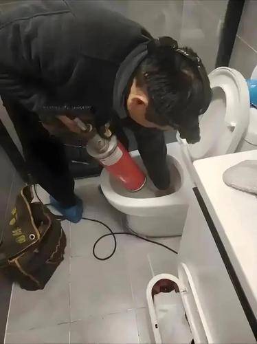 居顺联