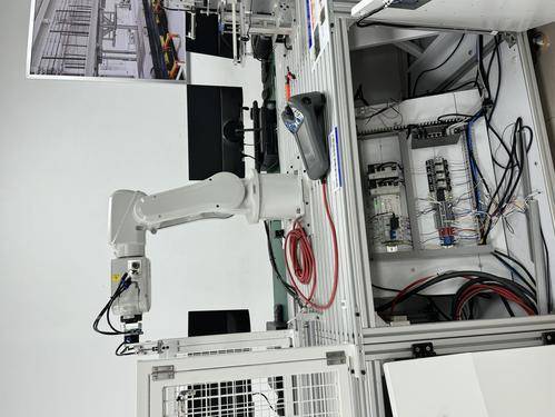 优星图( 联系电话：17788147891 邮箱地址：1943480718@qq.com)教育科技集团有限公司