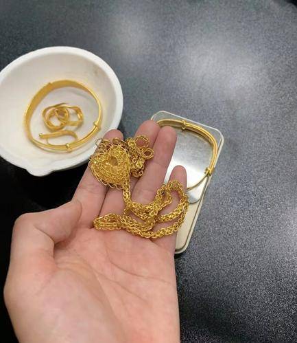 聚宝盆黄金奢品回收