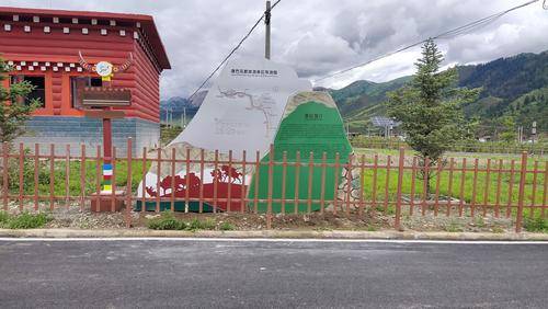 成都亚展广告有限公司1 成都亚展广告有限公司1