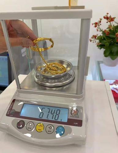 南昌高新区新奢珠宝行