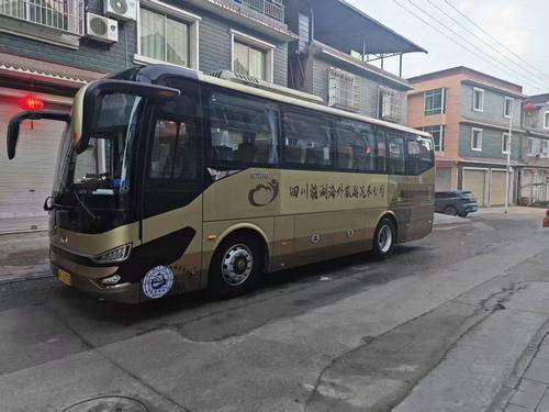 四川旌湖海外旅游汽车有限公司
