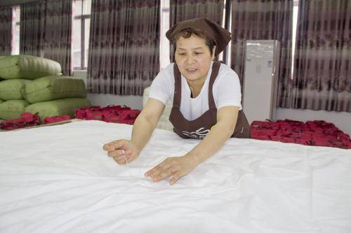 南充银海丝绸有限公司 南充银海丝绸有限公司