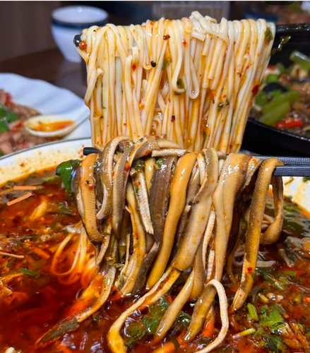 乐山市市中区家飞姐餐饮店（个体工商户）