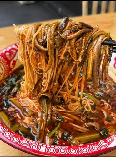 乐山市市中区家飞姐餐饮店（个体工商户）