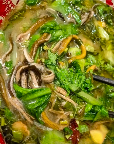 乐山市市中区家飞姐餐饮店（个体工商户）