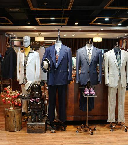 成都春梧秋桐服饰有限公司 成都春梧秋桐服饰有限公司