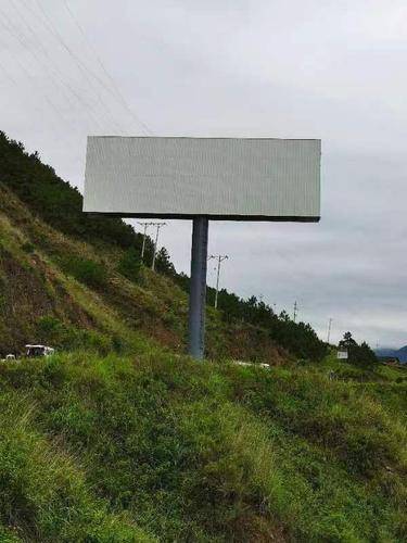 四川新万马广告( 联系电话：13808208905)有限公司