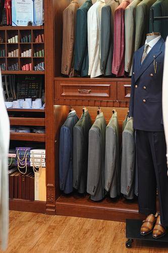 成都春梧秋桐服饰有限公司