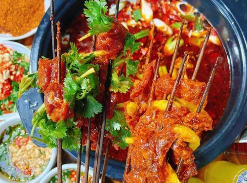 乐山市小向麻辣烫餐饮有限公司